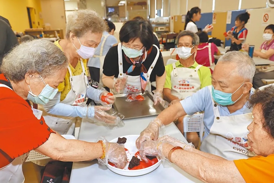 【Yahoo!新聞】樂齡中心交通不便 長者難參與(標題圖檔)