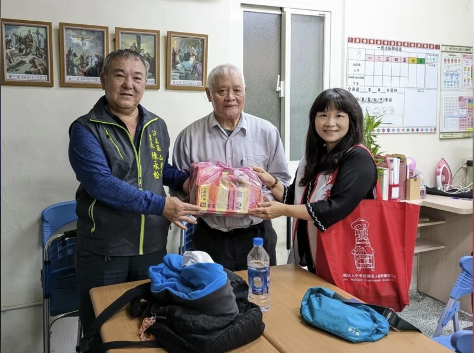 [聯合新聞網] 汐止山光里原民長輩多 老人協會送物資助弱勢(標題圖檔)