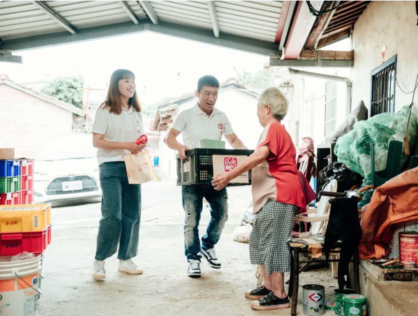 [鏡周刊] 郭子乾擔任愛心大使關懷清寒長輩 傳承好味道懷念過世父親(標題圖檔)
